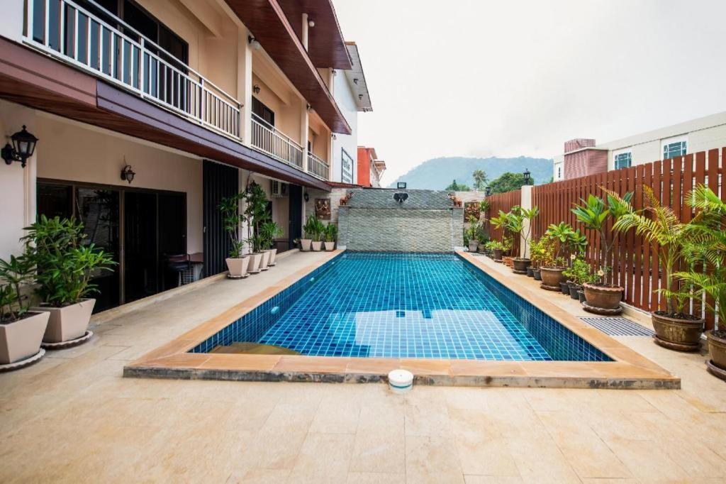 Oyo 343 Wanna Marine Otel Patong Dış mekan fotoğraf