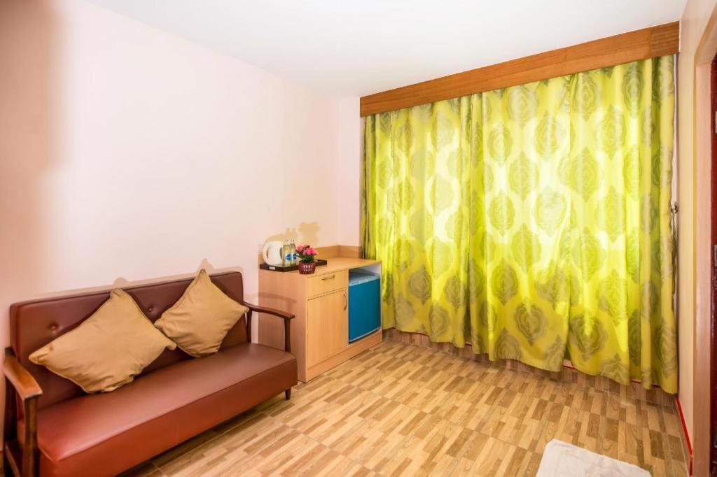 Oyo 343 Wanna Marine Otel Patong Dış mekan fotoğraf