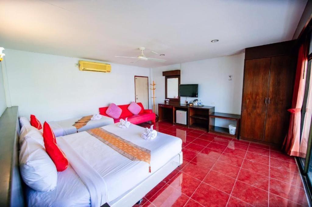 Oyo 343 Wanna Marine Otel Patong Dış mekan fotoğraf